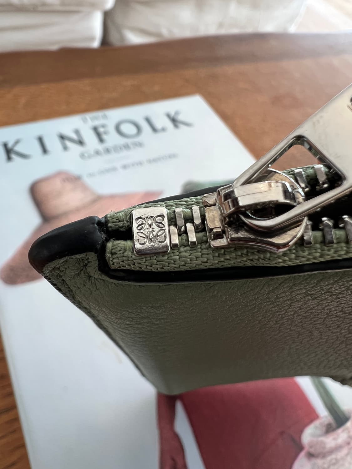 로에베 카프스킨 코인 카드 홀더 (로즈마리/탠) 상품이미지4