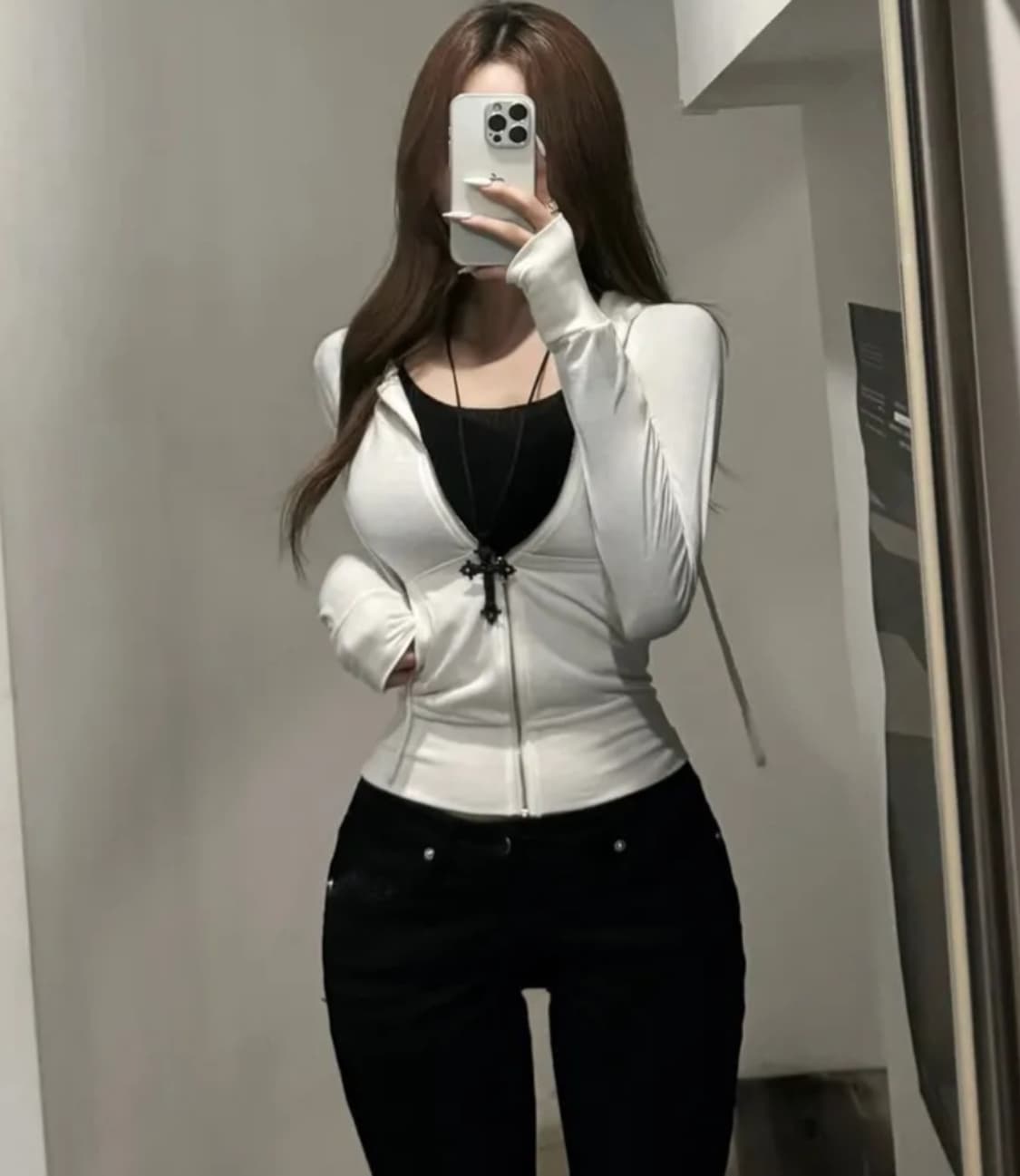 (새상품)에이블리 뉴앤비 개말라핏 슬림핏 후드집업 아이보리 상품이미지2