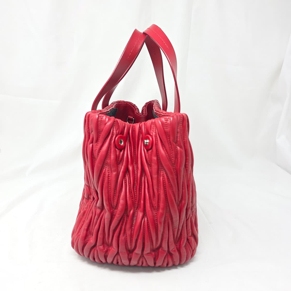 MIU MIU 미우미우 마테라쎄 나파 가죽 토트백 상품이미지3