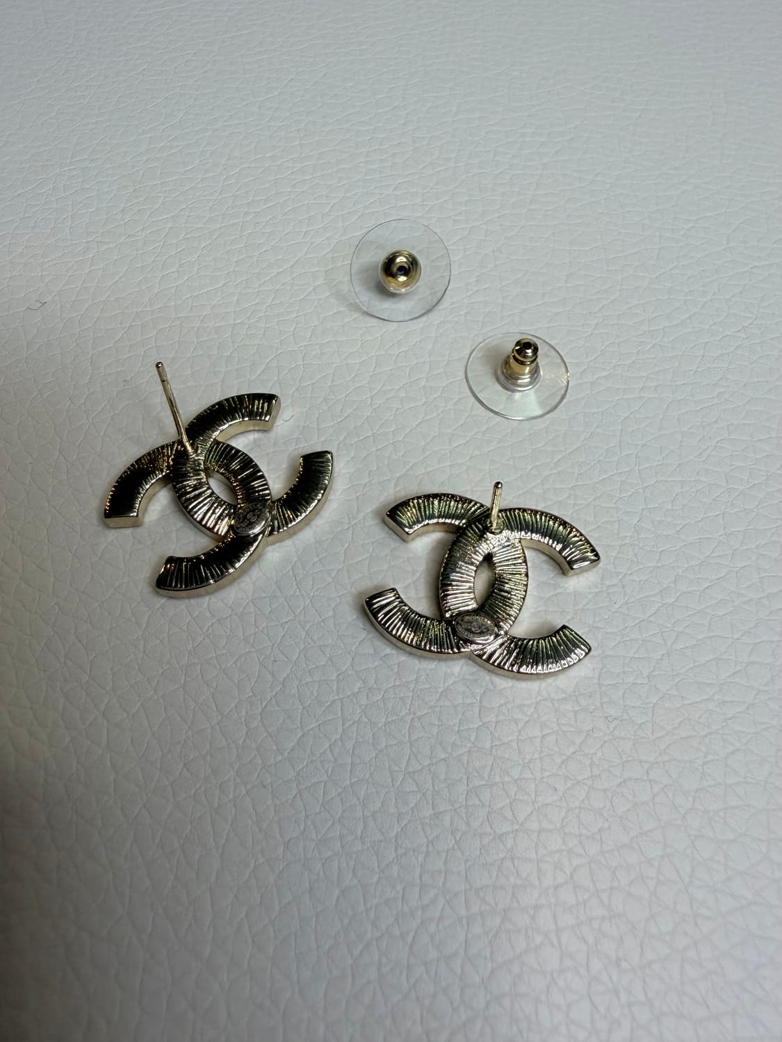 샤넬 샴페인골드 CC 언발장식 귀걸이 업사이클링 상품이미지6