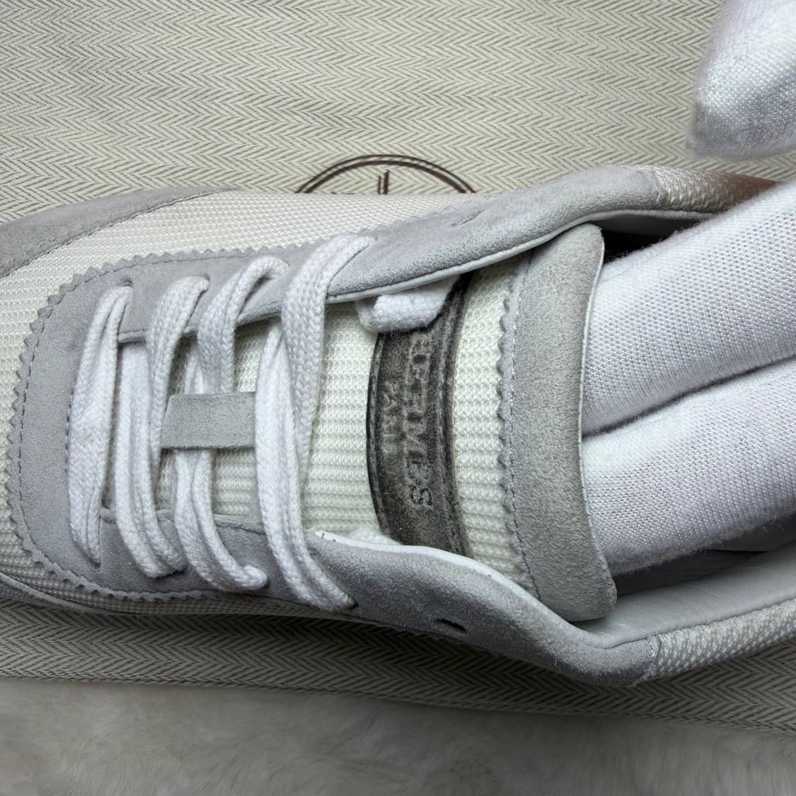 [새상품급/정품] 에르메스 바운싱 그레이 메쉬 카프스킨 스니커즈  상품이미지9