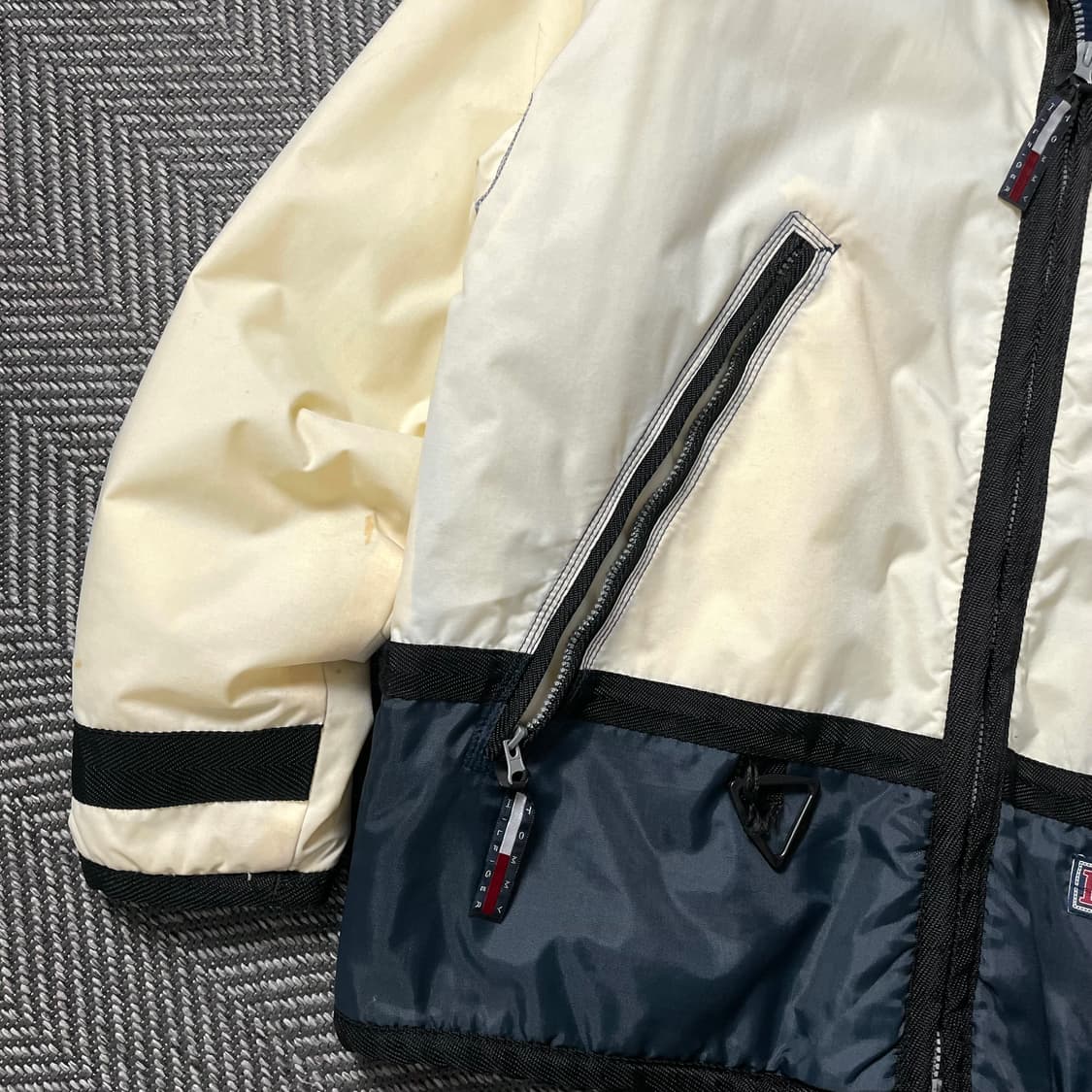 00s 타미힐피거 올드스쿨 빅로고 스티치 디테일 박시핏 점퍼o 4987 상품이미지3