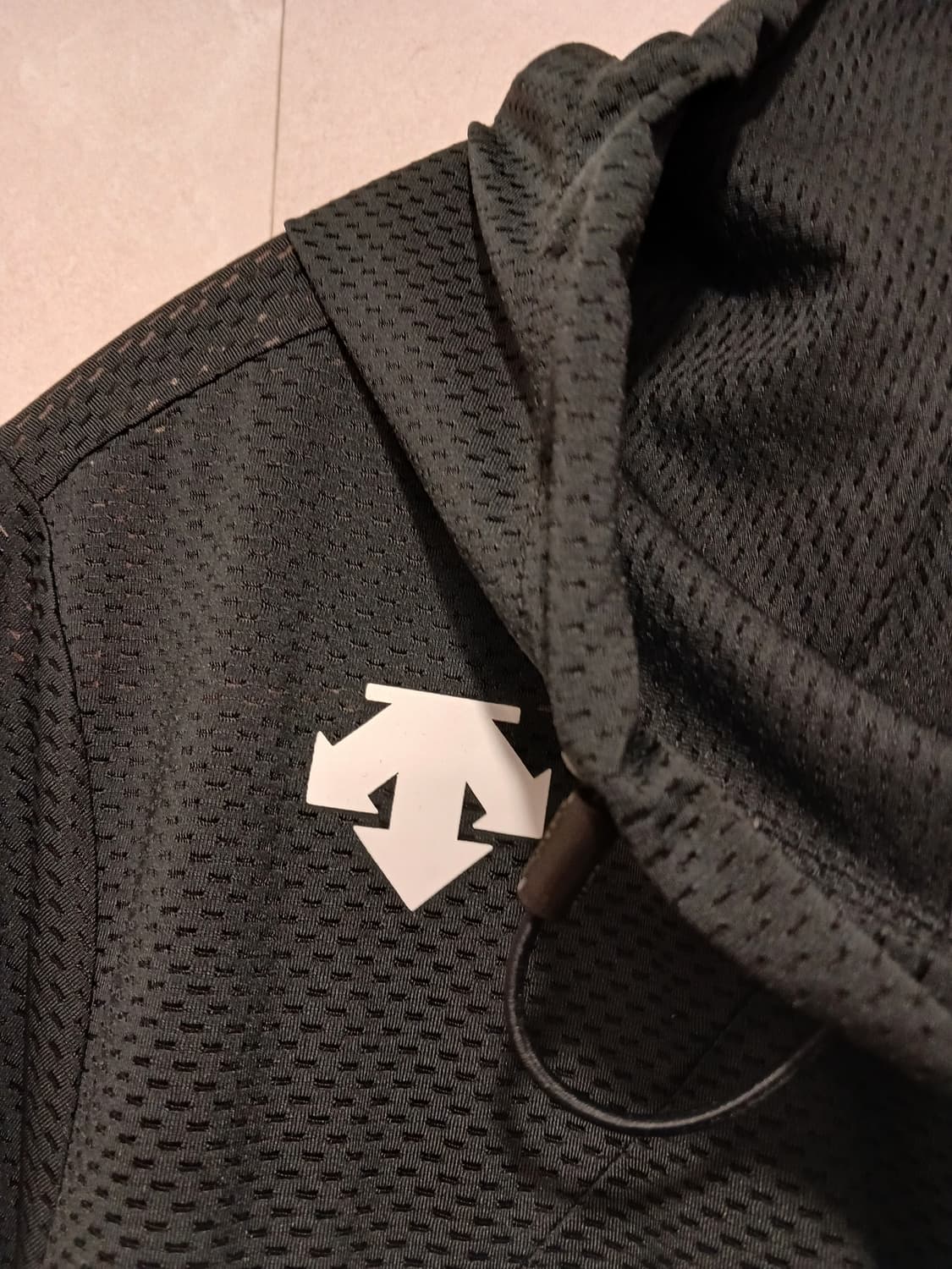 데상트 정품 남성 바람막이 105 사이즈 상품이미지4