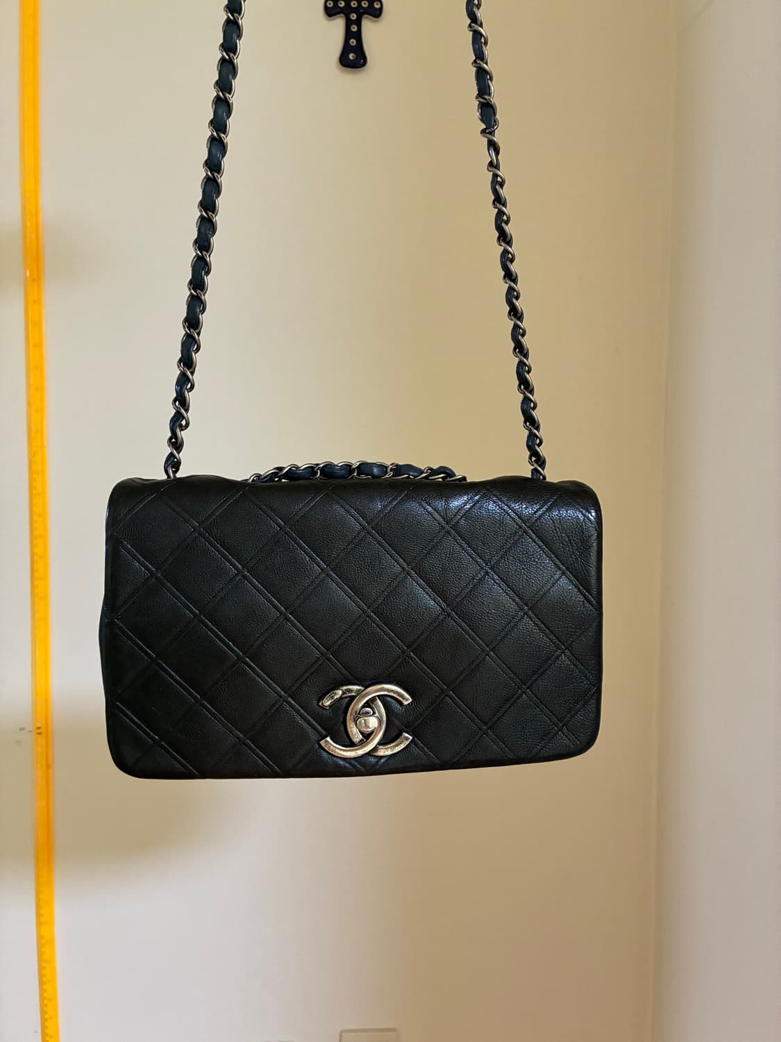 샤넬 클래식 플랩백 블랙 블루 램스킨 은장 상품이미지4