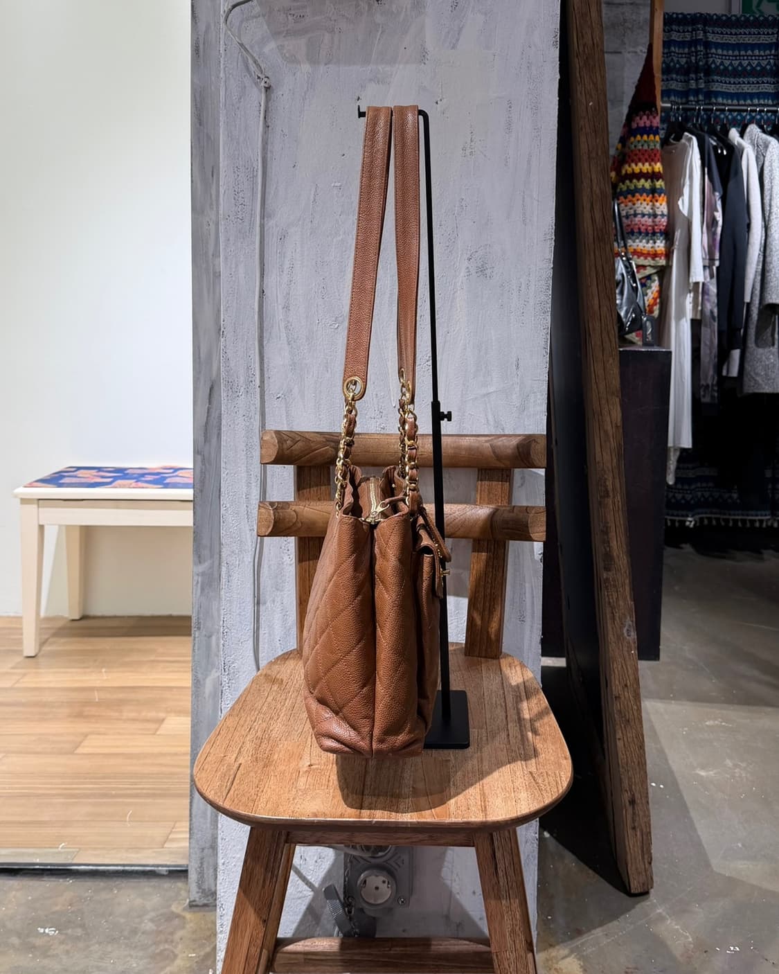 샤넬 브라운 클래식 cc 퀼팅 캐비어 숄더백 상품이미지5