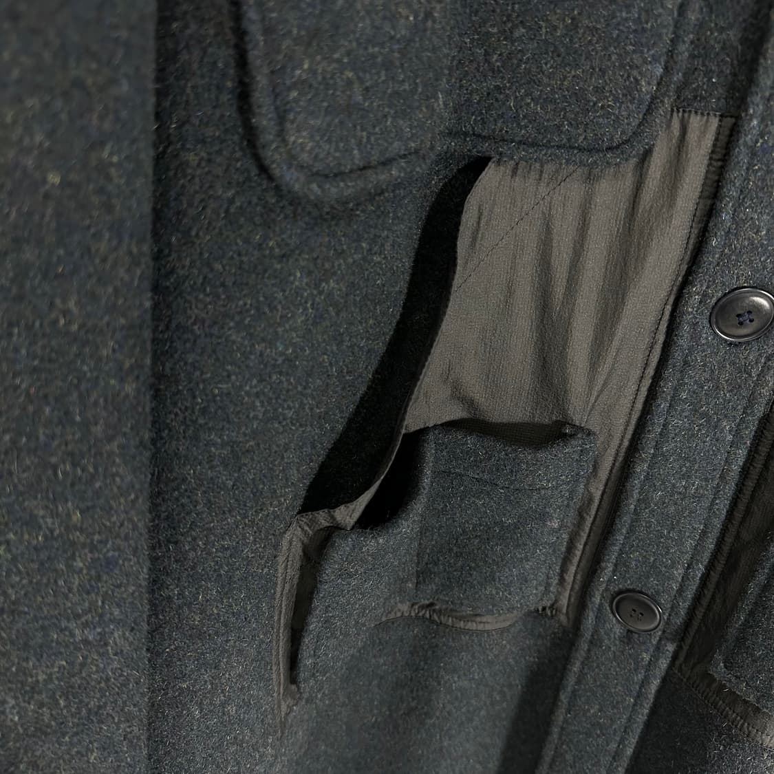 우먼OS 미미카위 나염네이비 오버핏 나일론포켓 울코트 상품이미지4