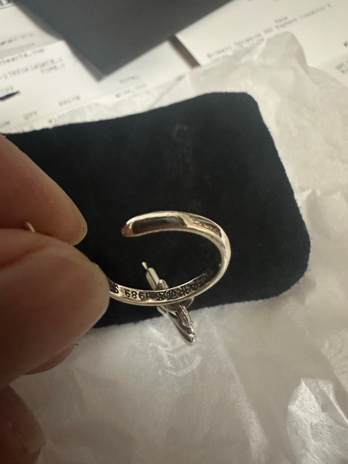 크롬하츠 타이니 ch 크로스 후프 이어링 귀걸이 피어스 상품이미지4