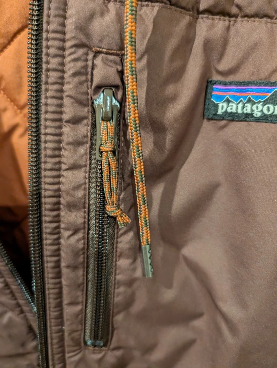 파타고니아 다이아몬드 퀼티드 보머 후디 자켓 브라운 상품이미지2