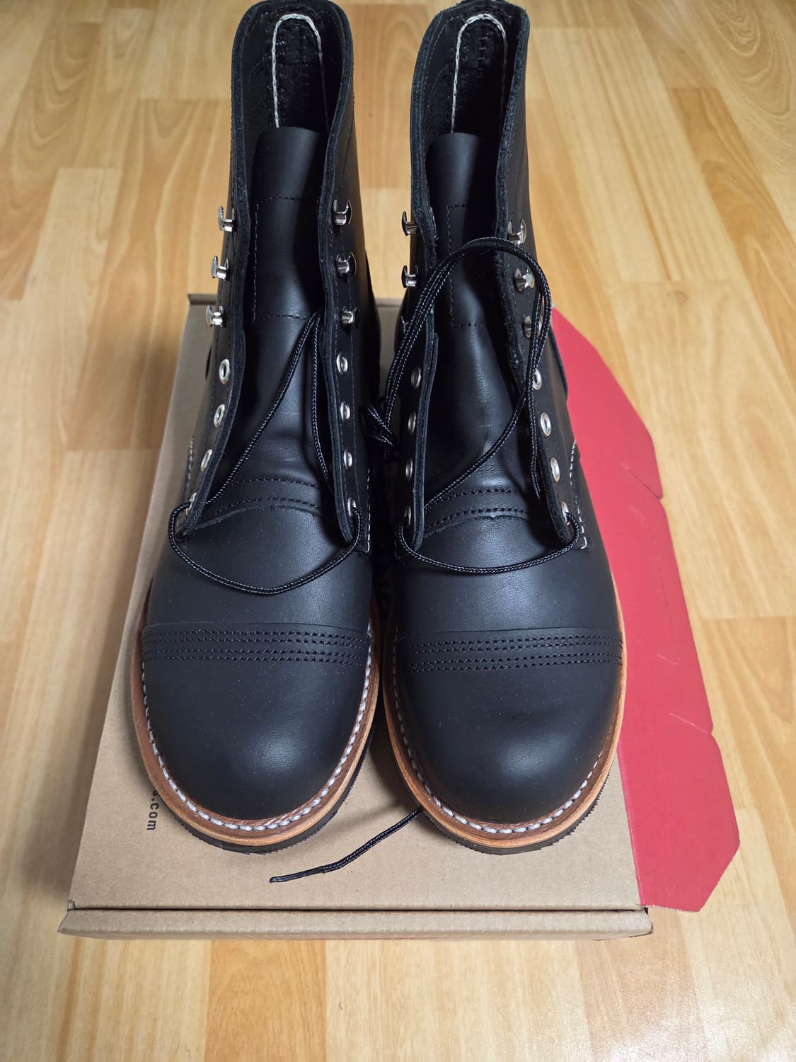 레드윙 아이언레인저 8084  255 ee 발볼 상품이미지1