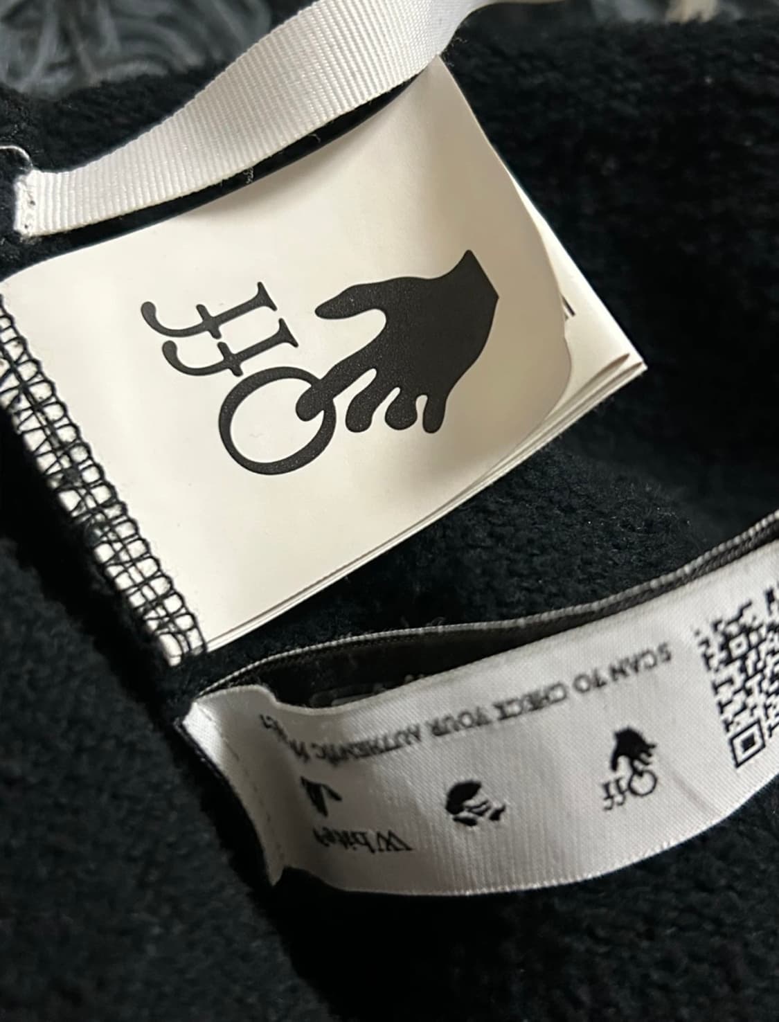 오프화이트 카라바조 블랙 후드티 교신 상품이미지3