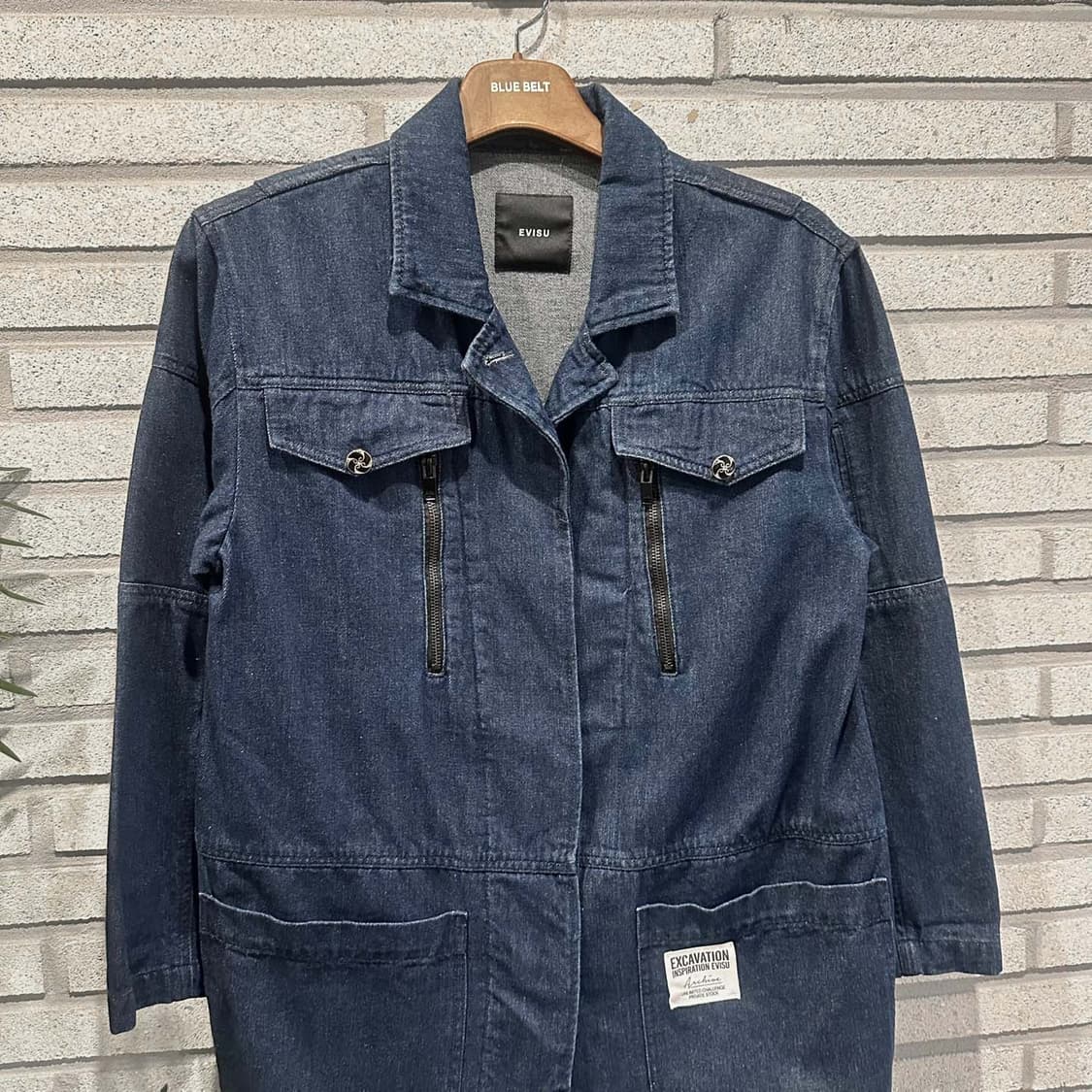 EVISU 에비수 데님 워크 미디 자켓 멀티 포켓 앞면 패치 디테일 진청 상품이미지3