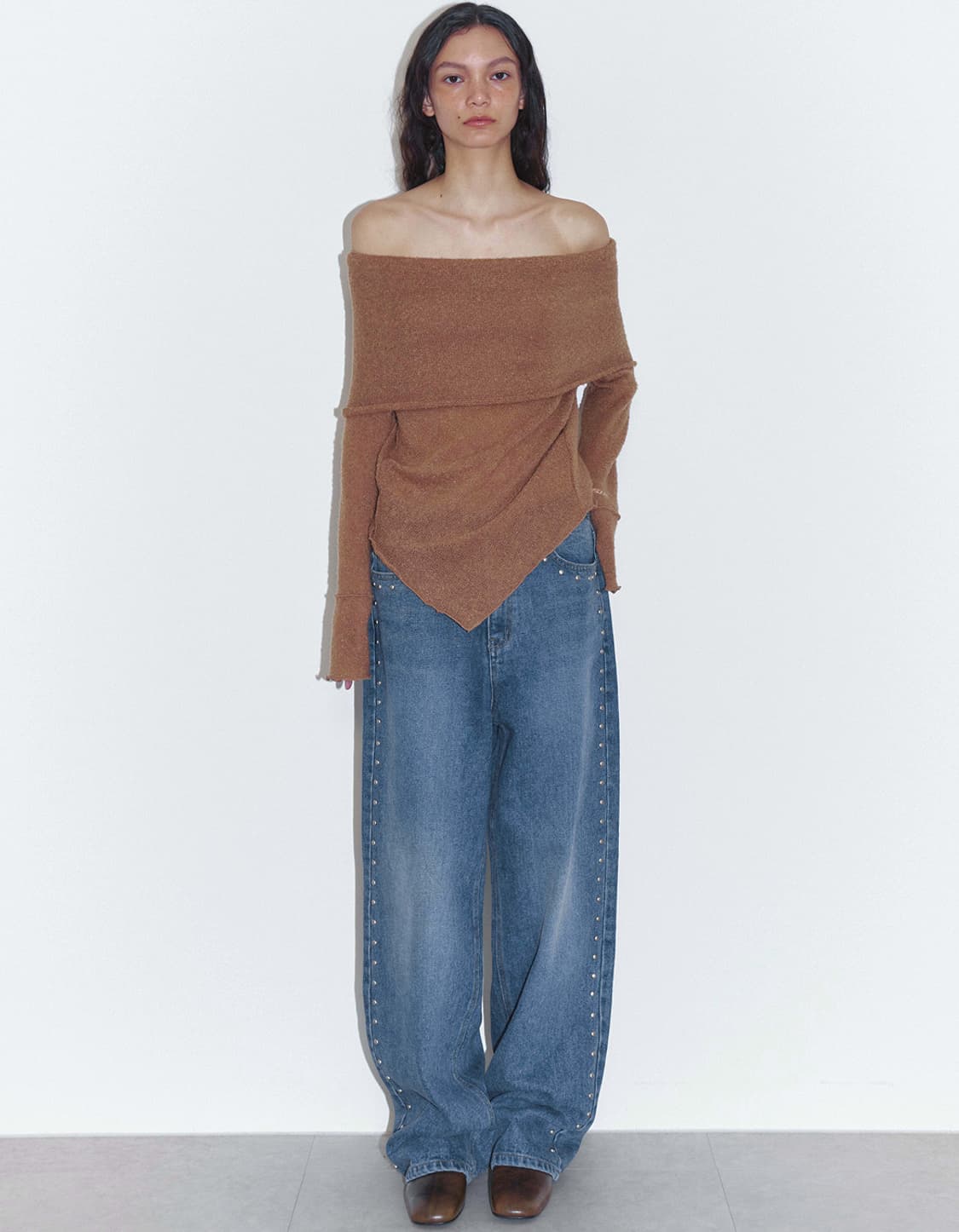 STUDDED WASHED JEANS (BLUE) 상품이미지2