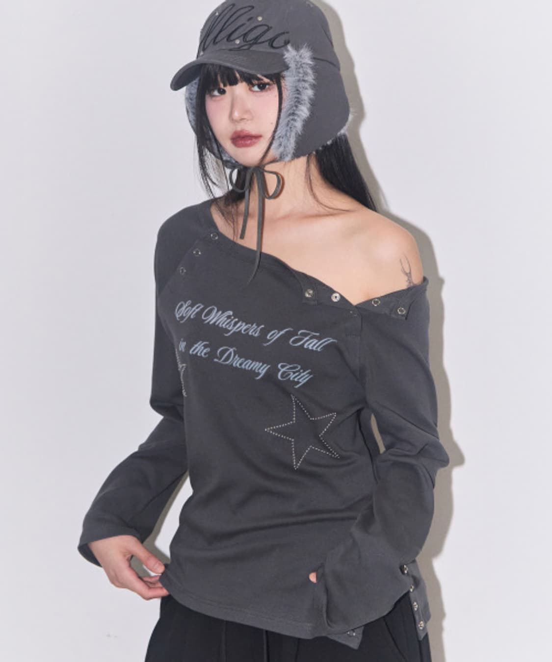 레터링 스냅 롱슬리브 차콜 상품이미지1