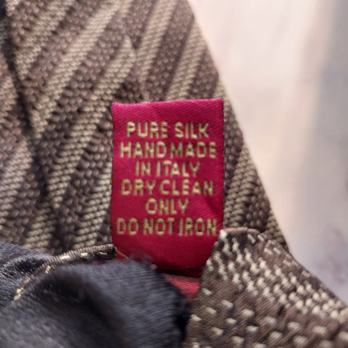 프리마클라쎄 실크 브라운 헤링본 넥타이 10.2cm A+등급 K1302
 상품이미지10