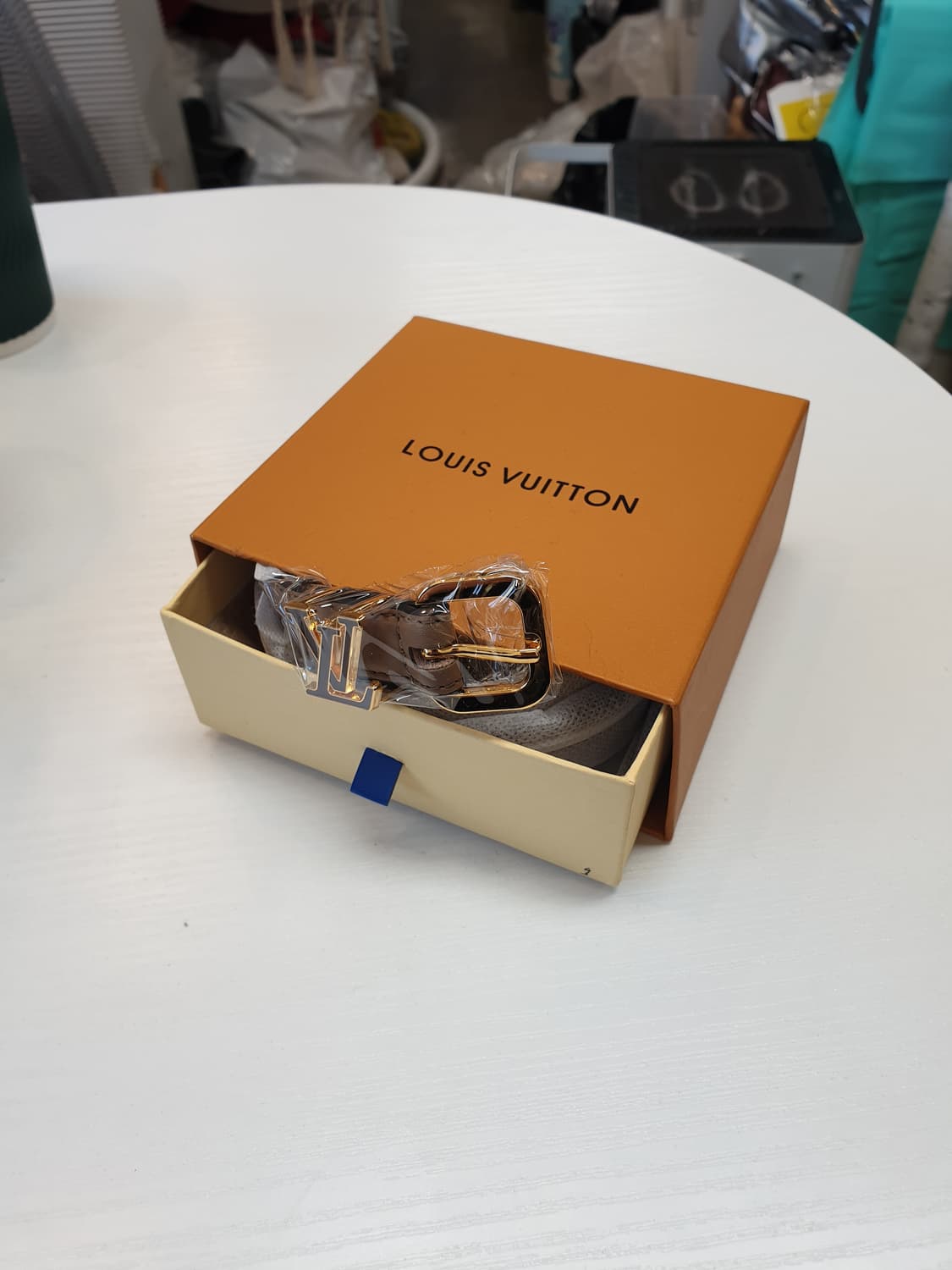 루이비통 여성 브라운 버클 베이지 벨트 새상품✅️ 상품이미지2