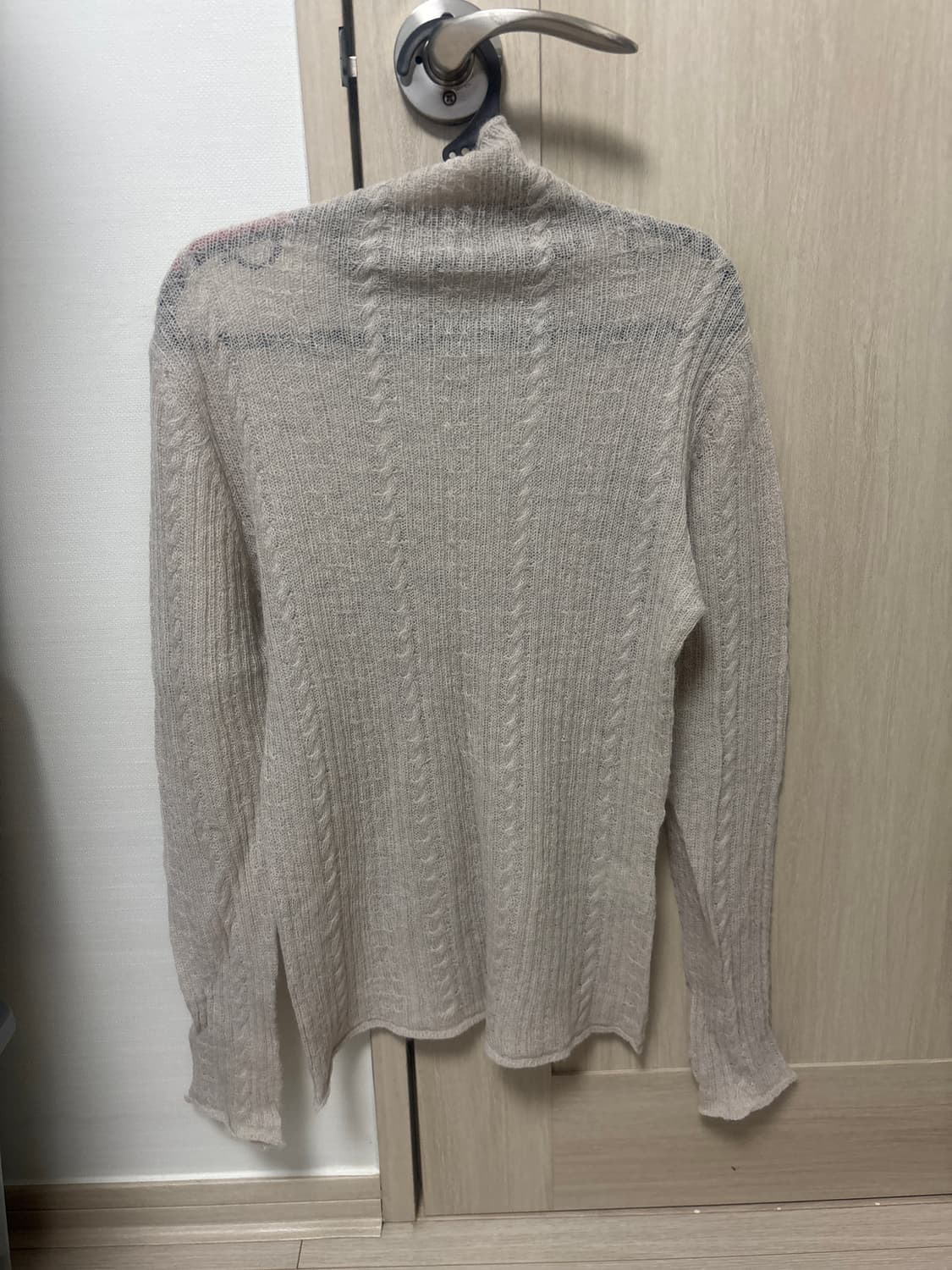 아모멘토 23fw 쉬어 터틀넥 풀오버 상품이미지5