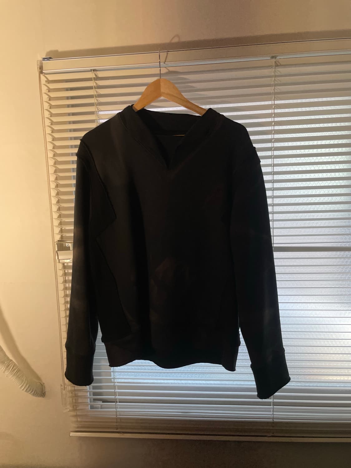 Jiyongkim sweatshirts 지용킴 스웻셔츠 맨투맨 상품이미지1