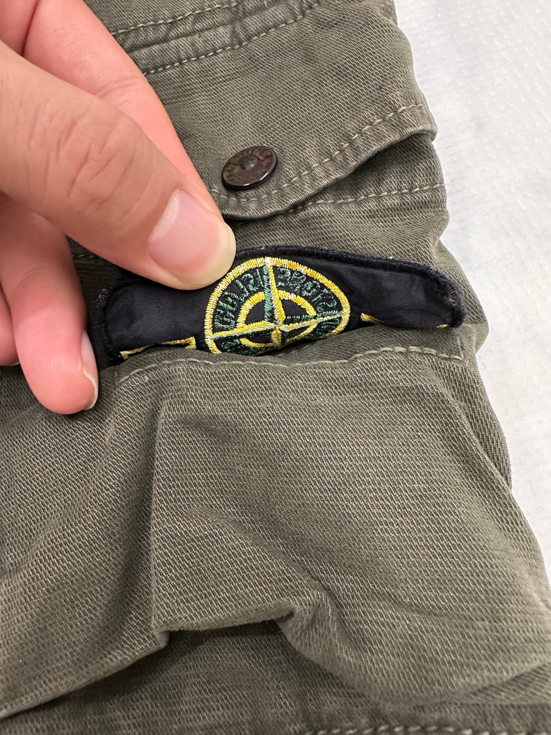 스톤아일랜드 주니어 와펜 카고 팬츠 (올리브/10A) 상품이미지3