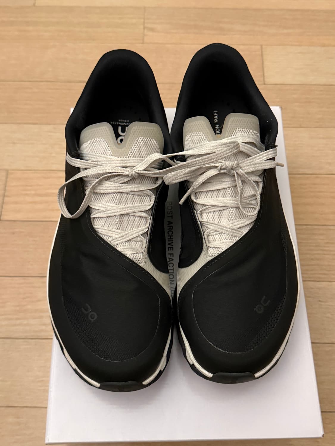 [280] 온 러닝 파프 클라우드 몬스터 하이퍼블랙 상품이미지2