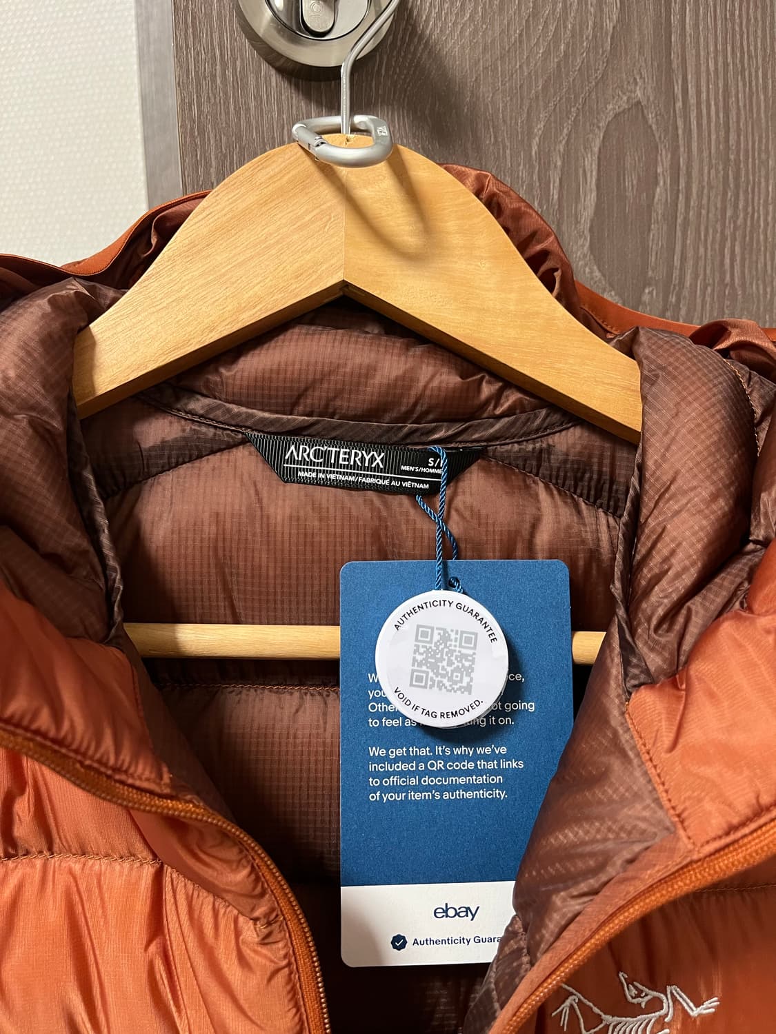 아크테릭스 세륨 후디 코모레비 S 신품 팝니다. 상품이미지5