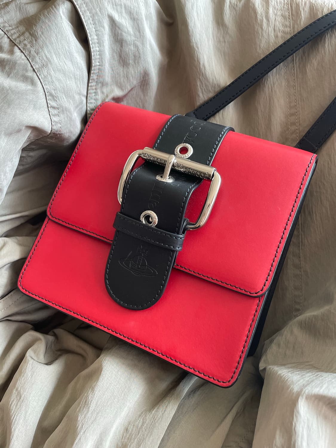 비비안웨스트 우드 알렉스 백 상품이미지1