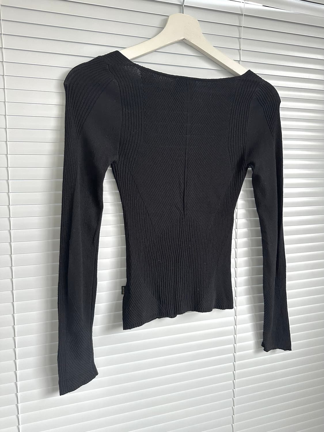 저스트 카발리 2000s 블랙 체인 슬리브 니트 상품이미지4