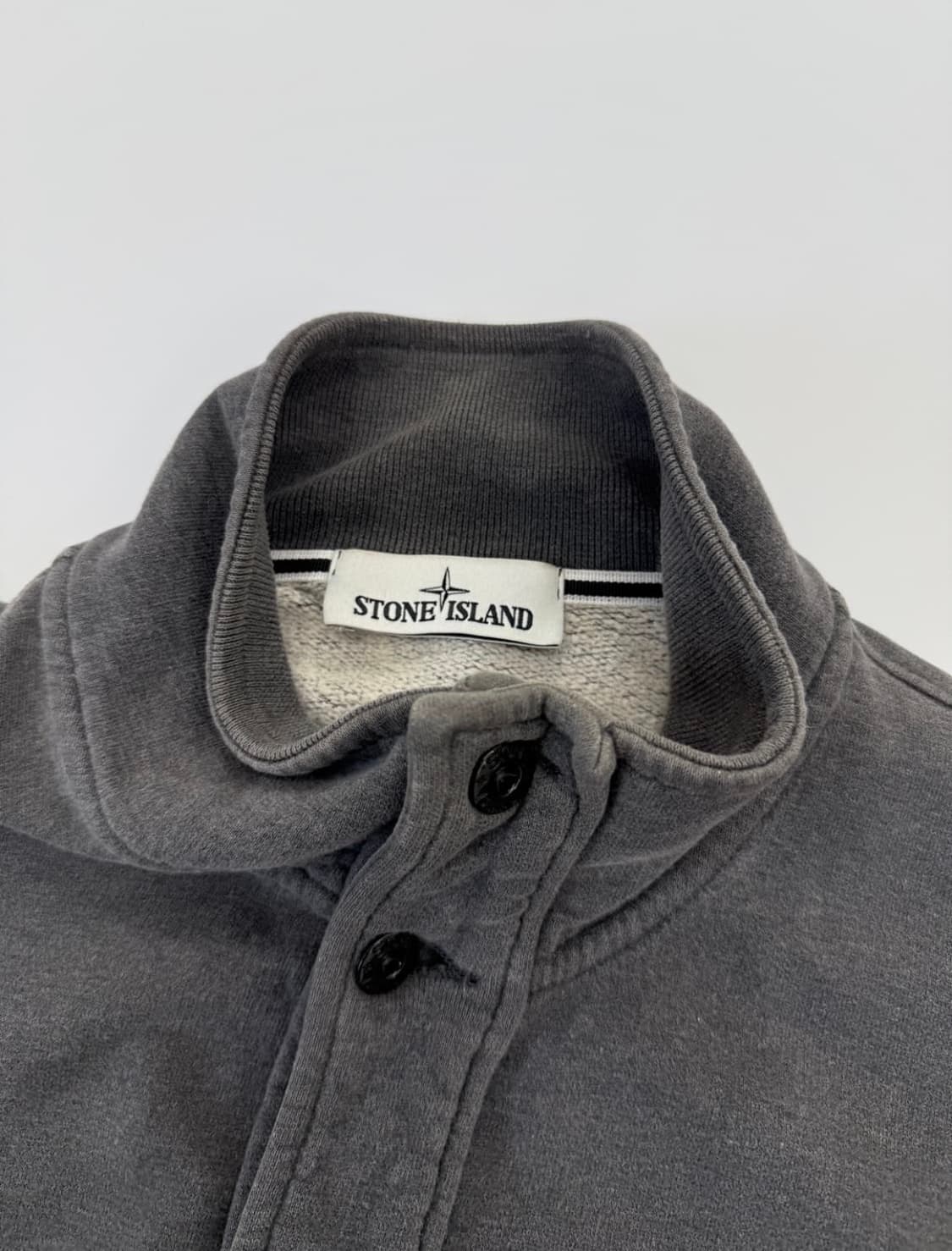 스톤아일랜드 가먼트다잉 버튼업 하이넥 스웻 자켓 상품이미지3