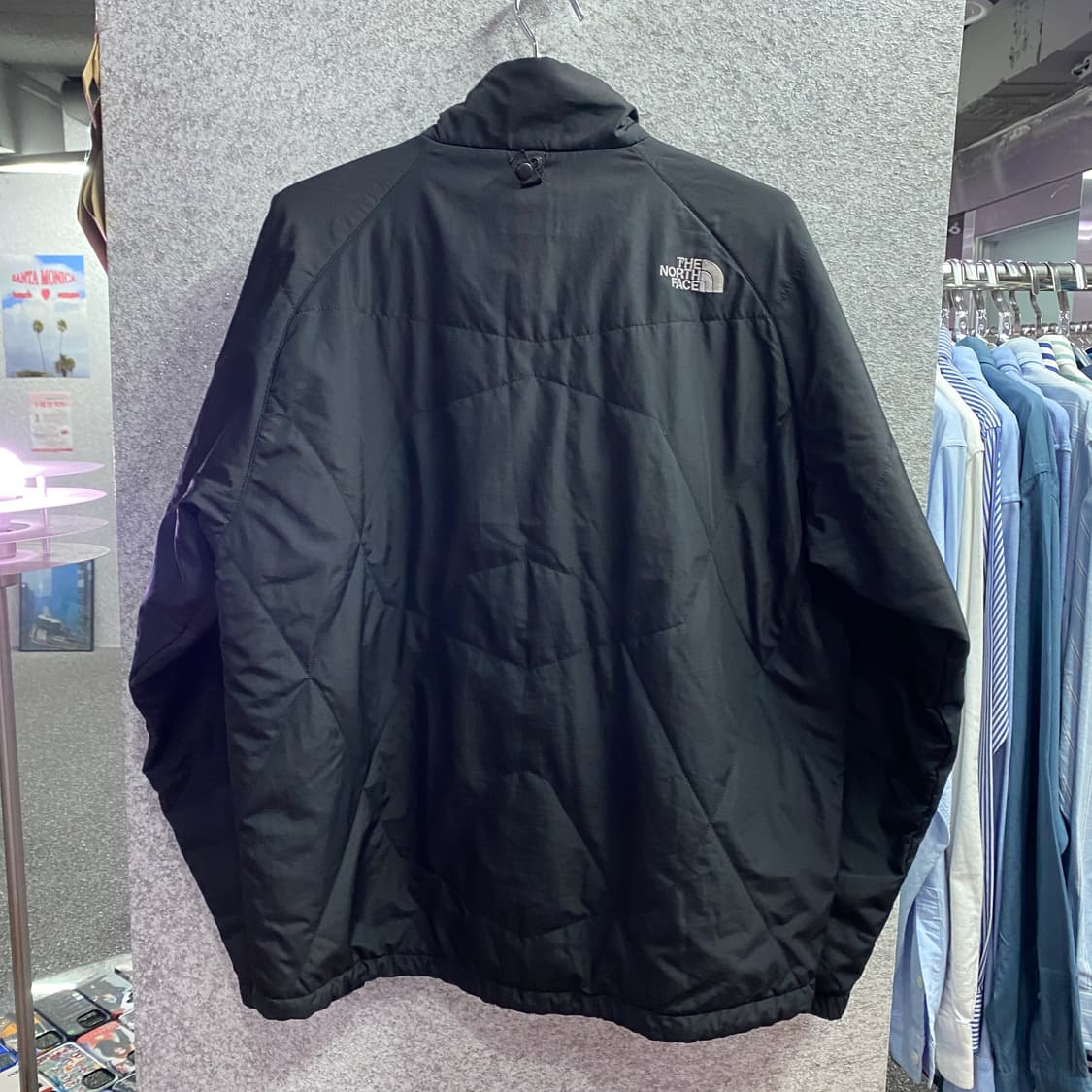 노스페이스 자수 스몰로고 블랙 경량 점퍼B3121 상품이미지3