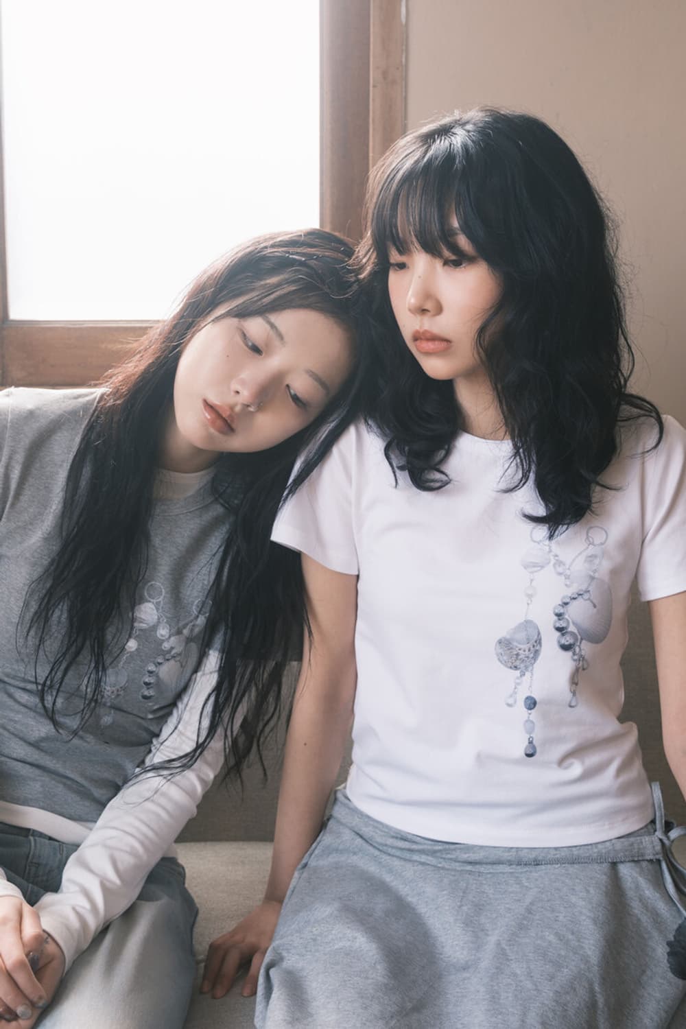 Fragfarm 프레그팜 Seashell Earrings Tee 그레이 상품이미지4