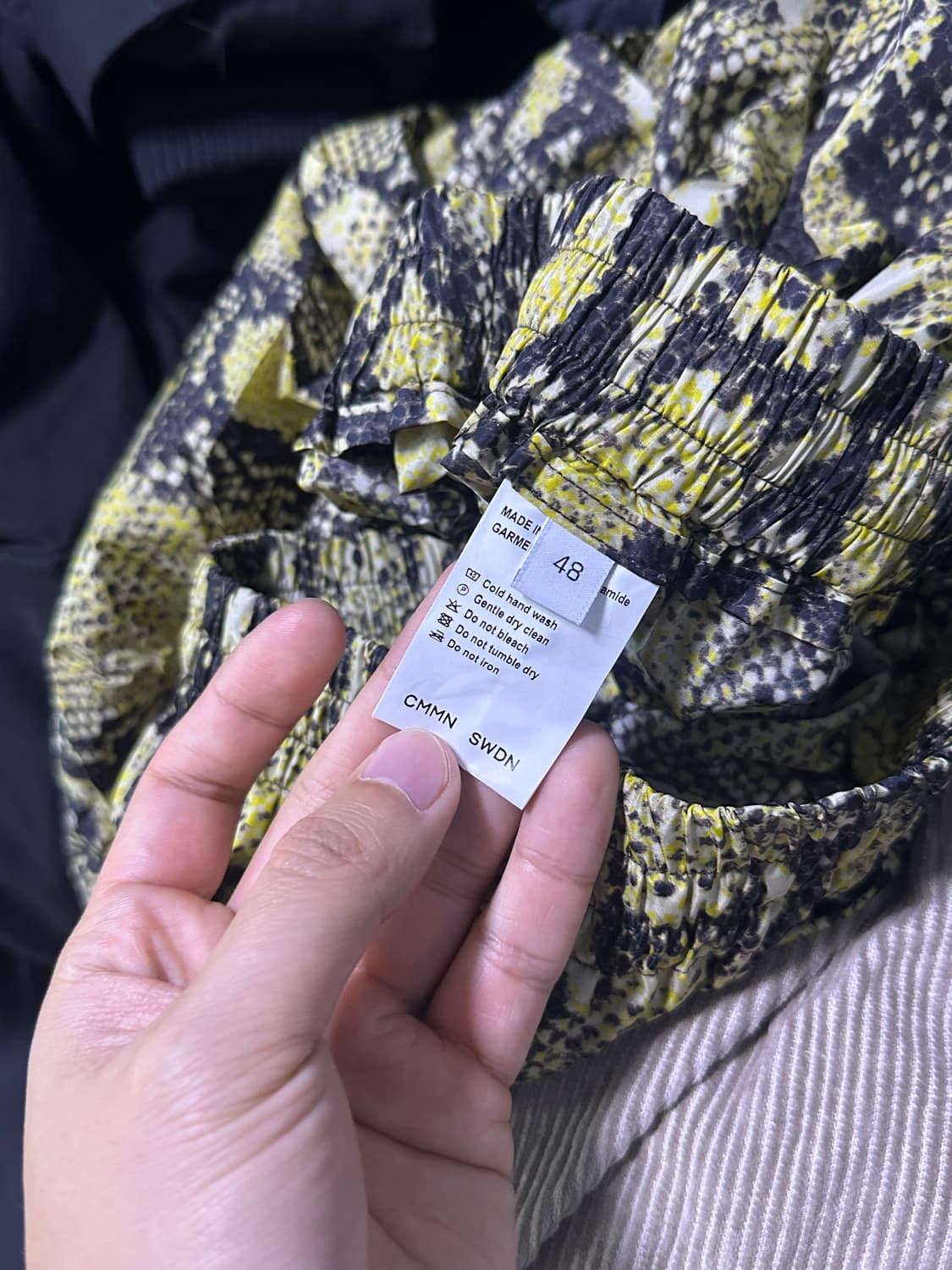 [48] CMMN SWDN 커먼 스웨덴 스네이크 하프 팬츠 상품이미지5