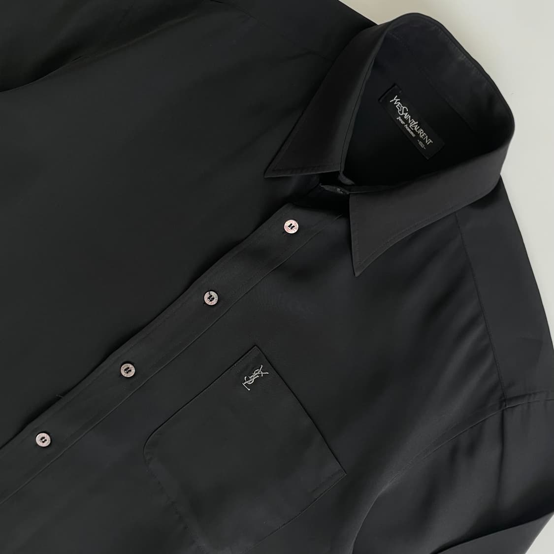 YvesSaintLaurent  입생로랑 시그니처 자수 블랙 포켓 셔츠 상품이미지2