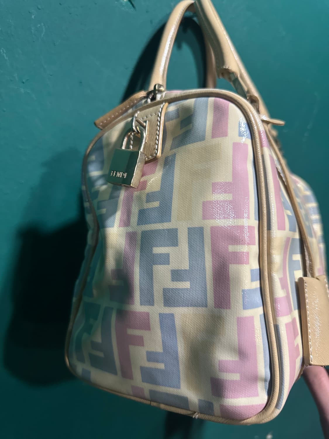 펜디 멀티컬러 FF로고 토드백  상품이미지3