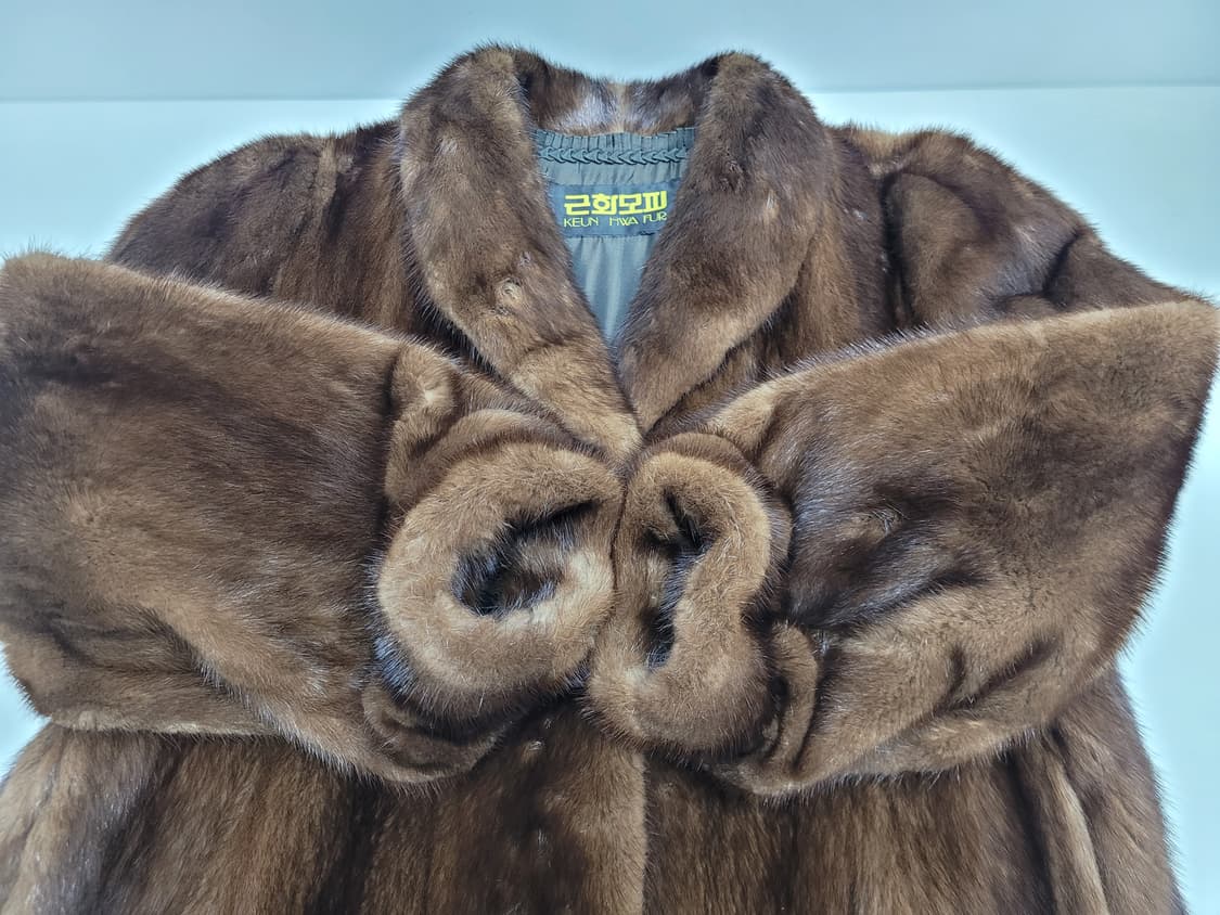 근화모피 사가 밍크 하프 코트 / 여 91-100-165
 상품이미지3