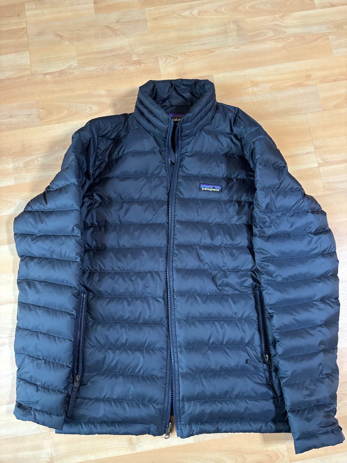 파타고니아 네이비 패딩 상품이미지2