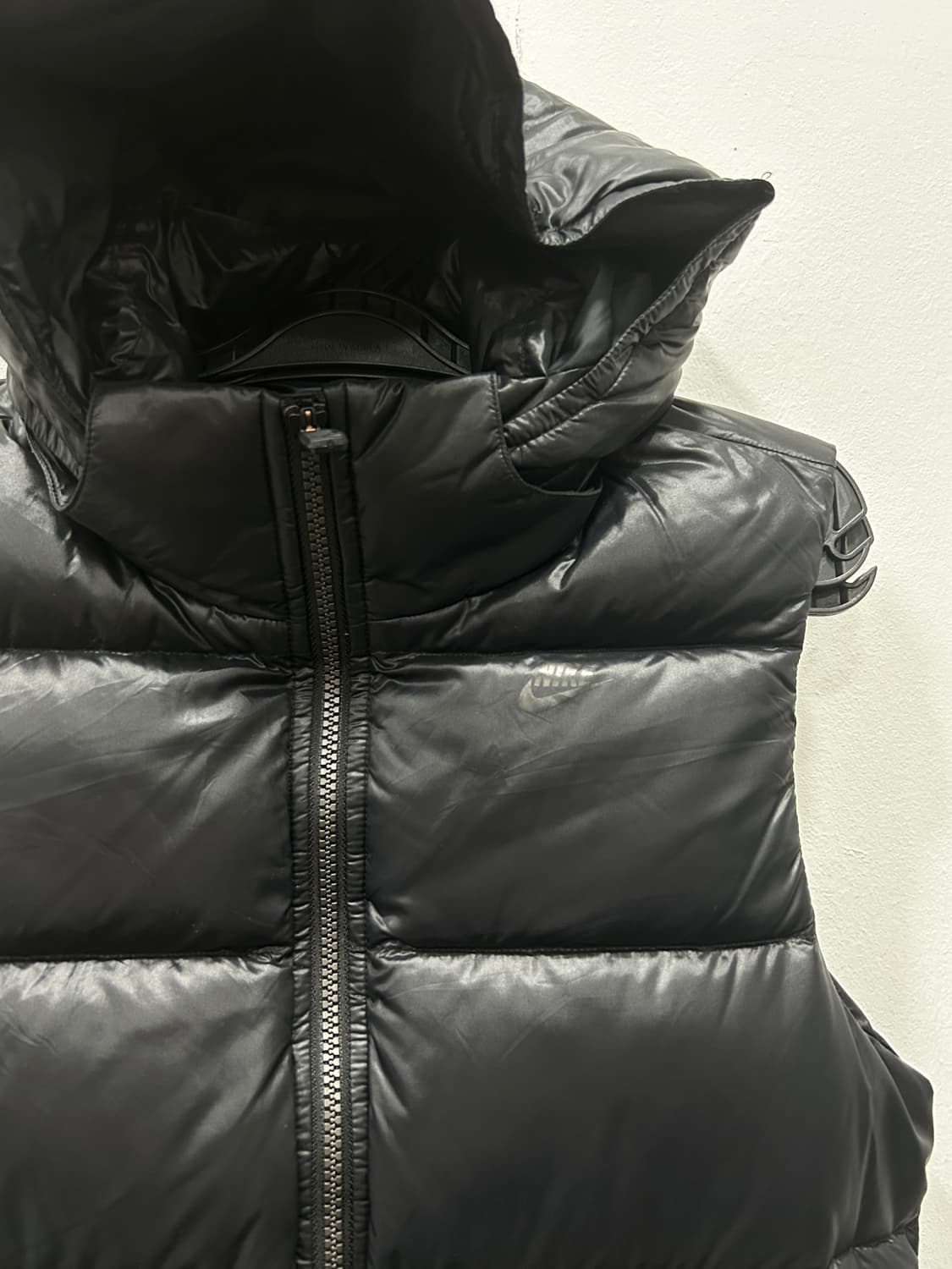 나이키 구스다운 700 패딩 조끼 여성 M 85 올블랙 상품이미지3