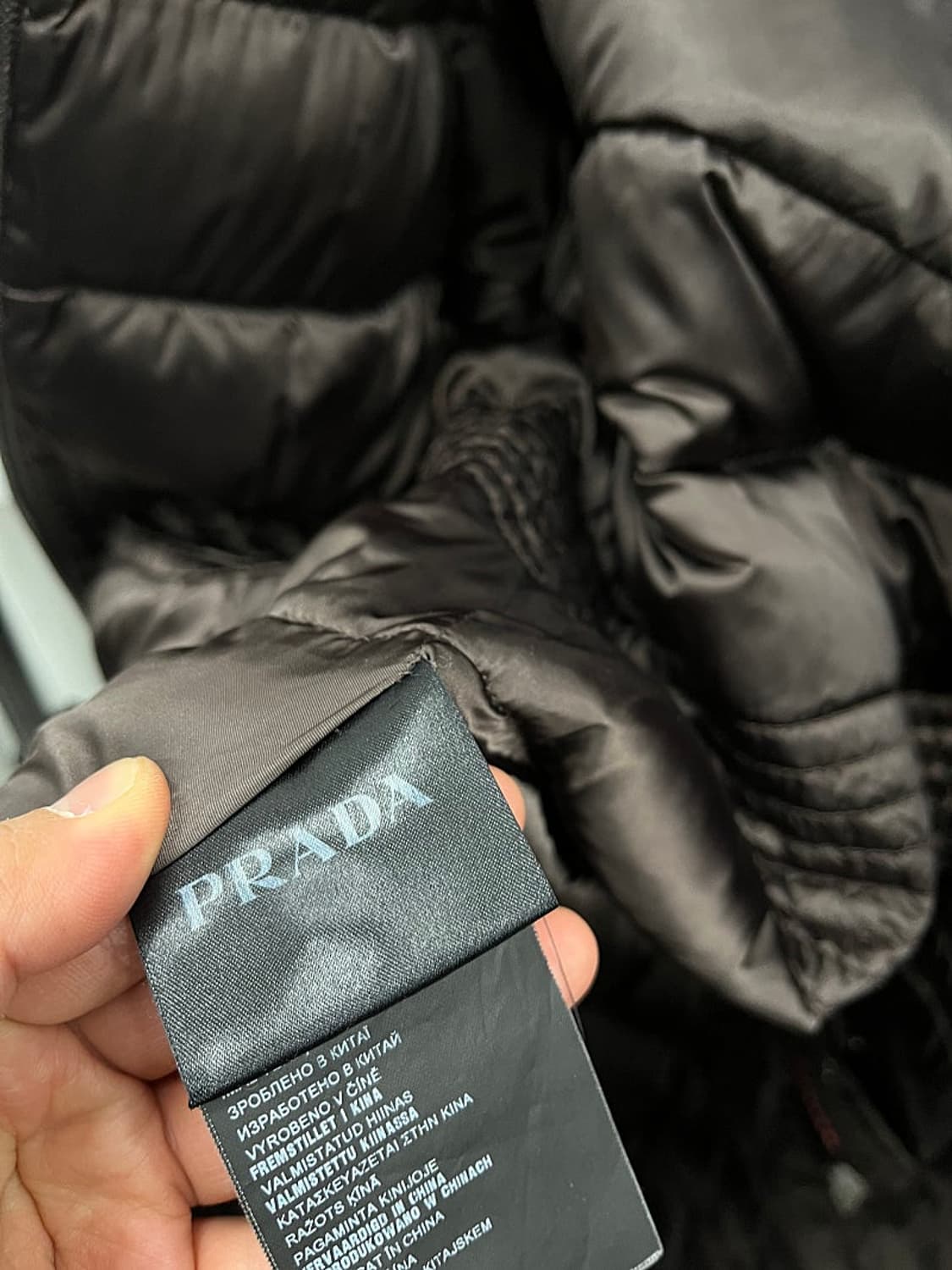 여) 프라다 초코브라운 새틴 롱패딩  상품이미지10