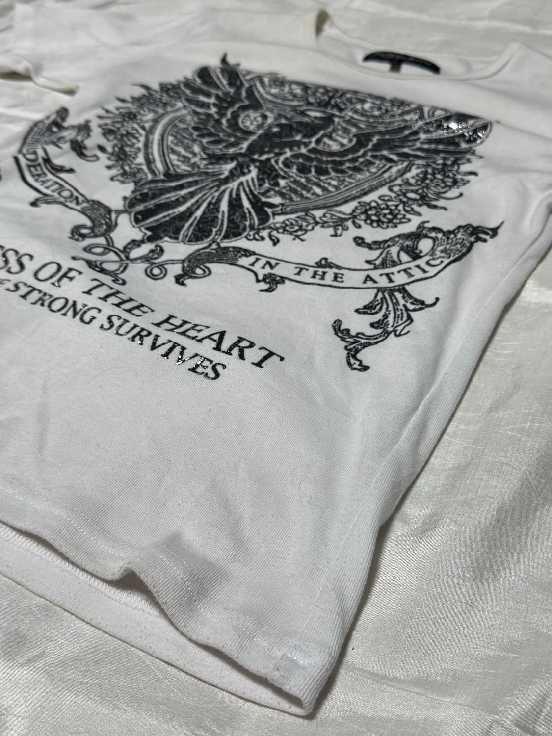 ”In the Attic“ Printed Mode Short T-shir 상품이미지2