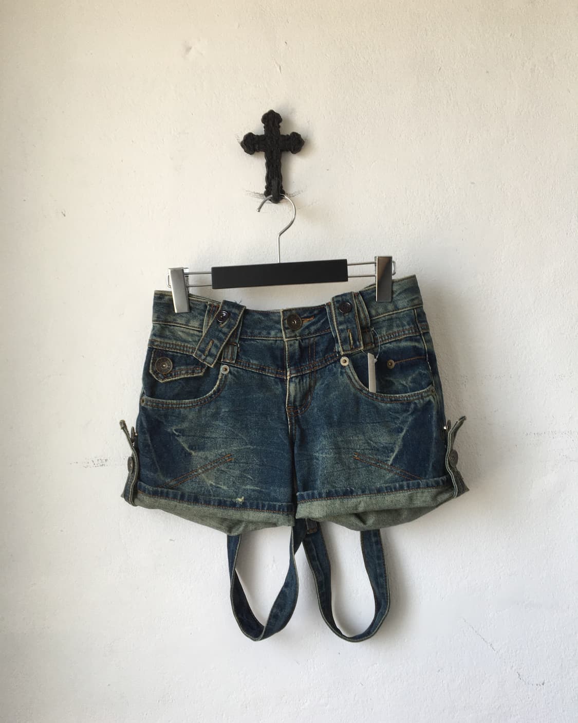 Suspender point denim short 상품이미지1