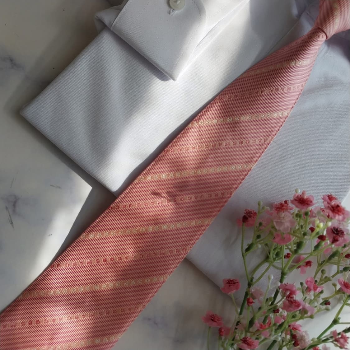 마크제이콥스 실크 스트라이프 로고 패턴 넥타이 9cm A+등급 K2302 상품이미지5