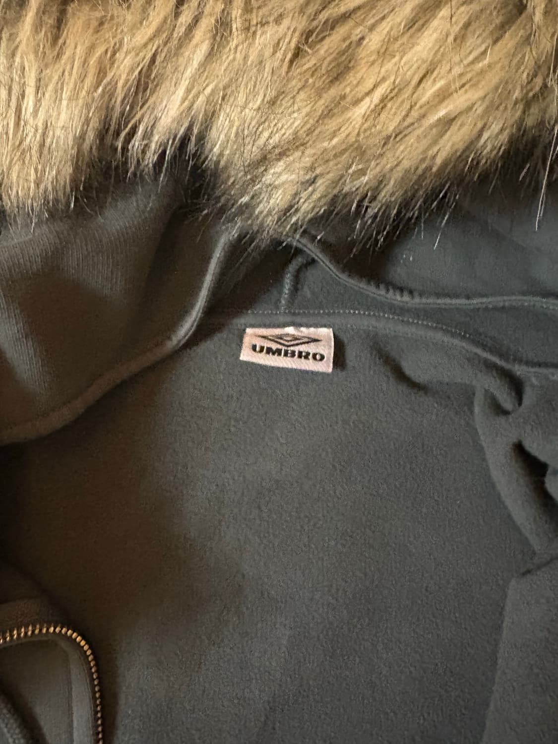 엄브로x슬램잼 퍼마스크 후드 집업 상품이미지3