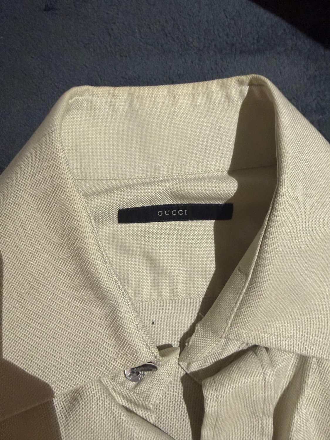 구찌 베이지 셔츠 팝니다. 상품이미지2