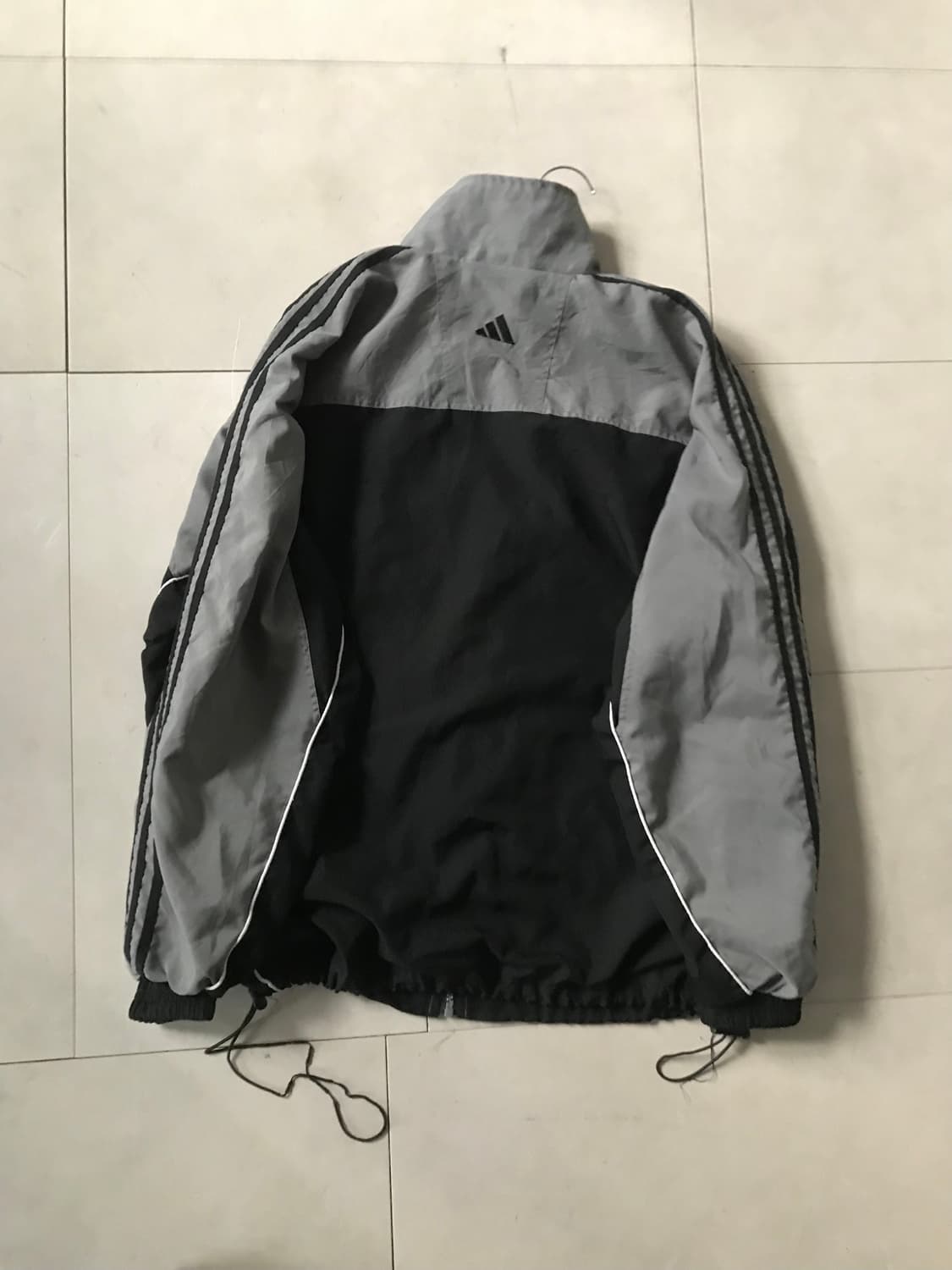 아디다스 90s 오버핏 바람막이 상품이미지10