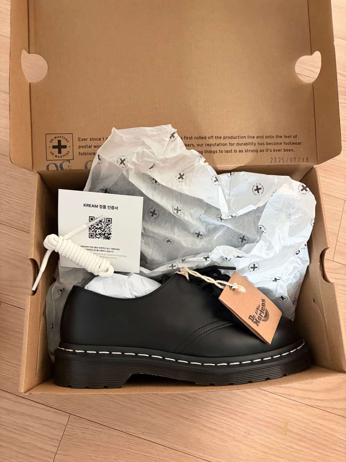 닥터마틴 1461 블랙 스무스 화이트스티치 상품이미지1