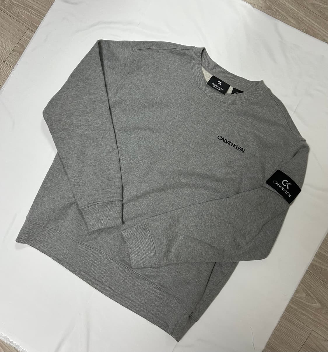 켈빈클라인 맨투맨 상품이미지1