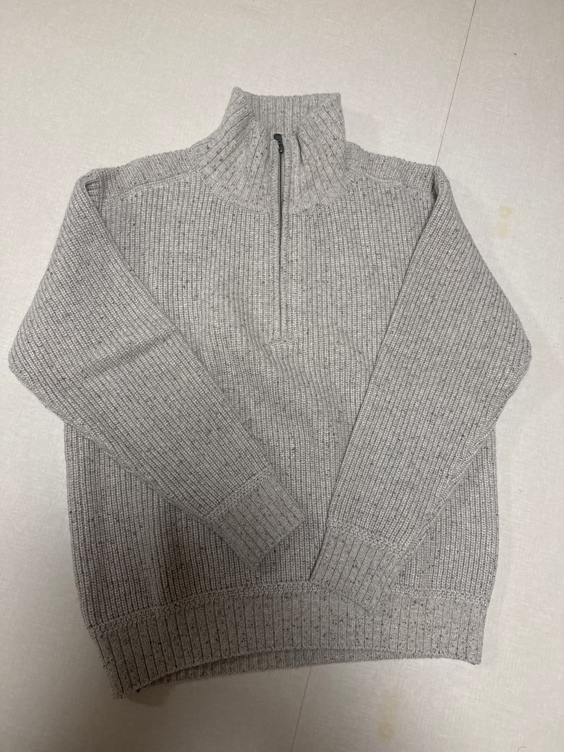 이외들 빌딩숲 하프집업 니트 상품이미지2