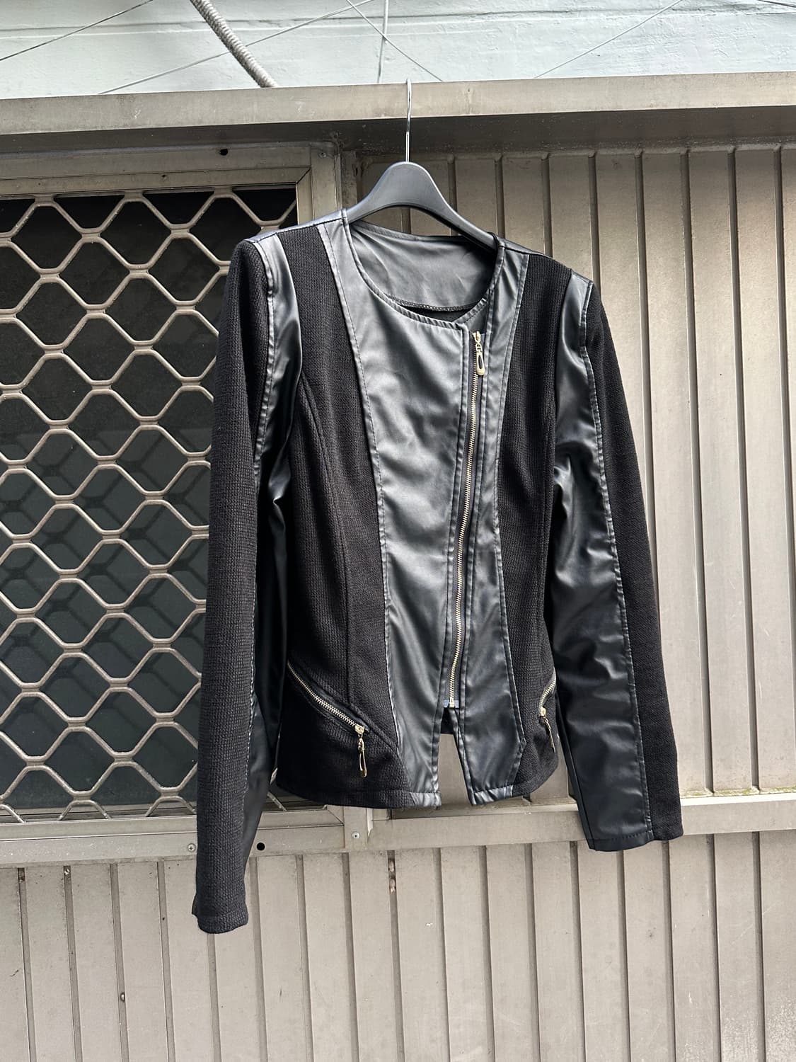 Black panel leather zip up jacket 상품이미지4