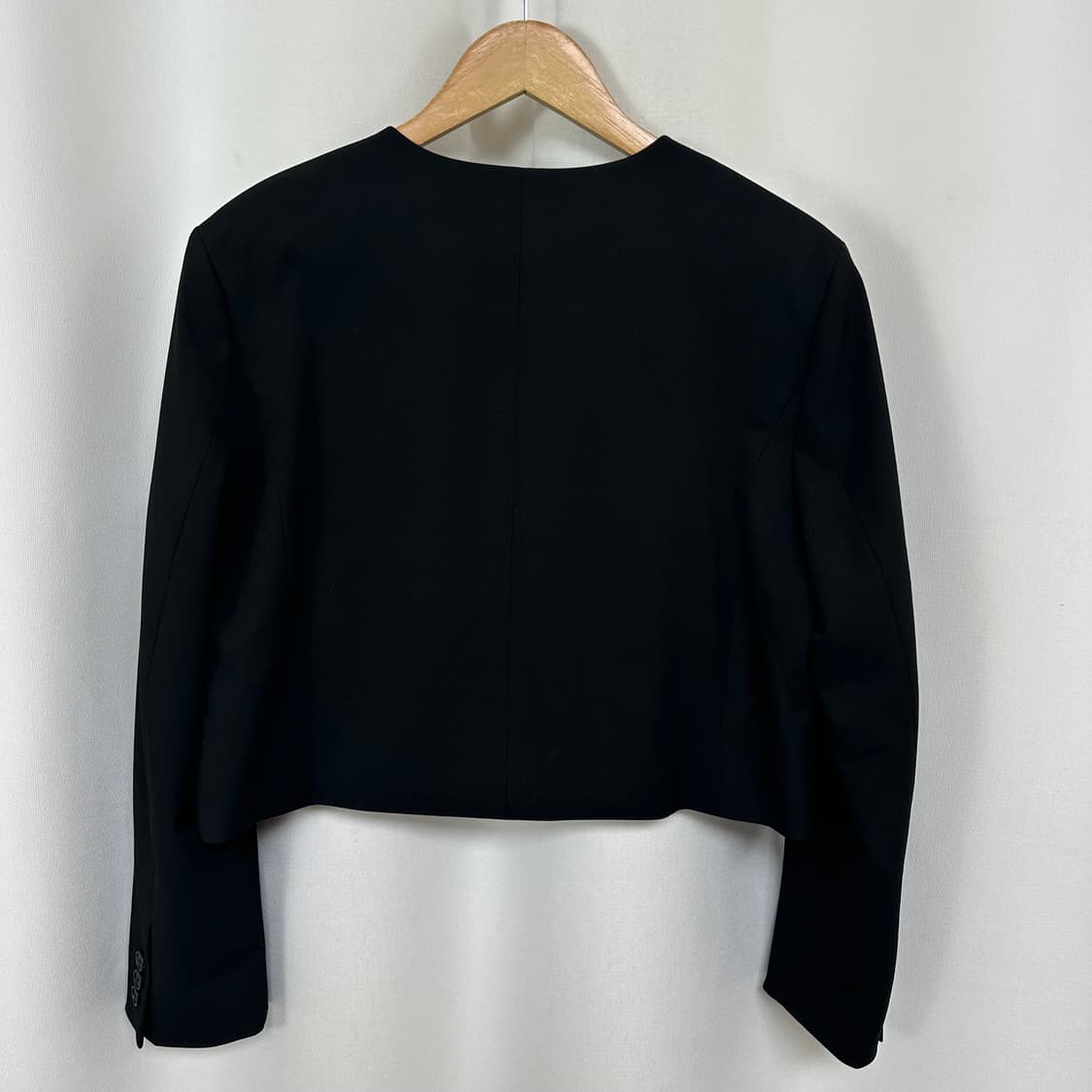   무신사스탠다드 여자 브이넥 크롭자켓 검정 M 상품이미지5