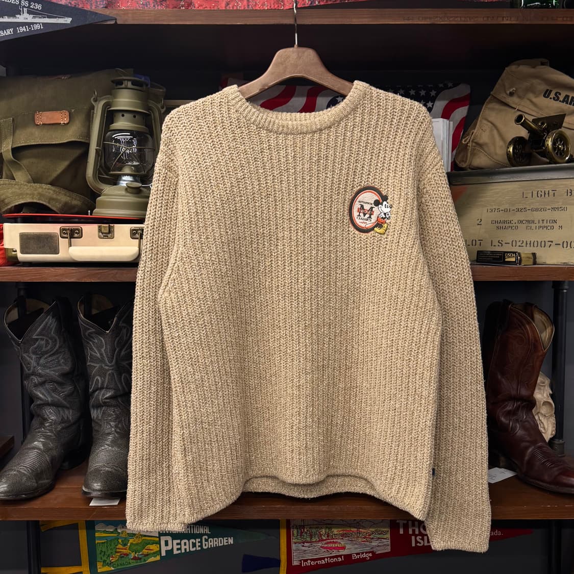 00s 디즈니 스토어 미키마우스 와펜 패치 헤비 울 짜임 빈티지 니트 상품이미지1