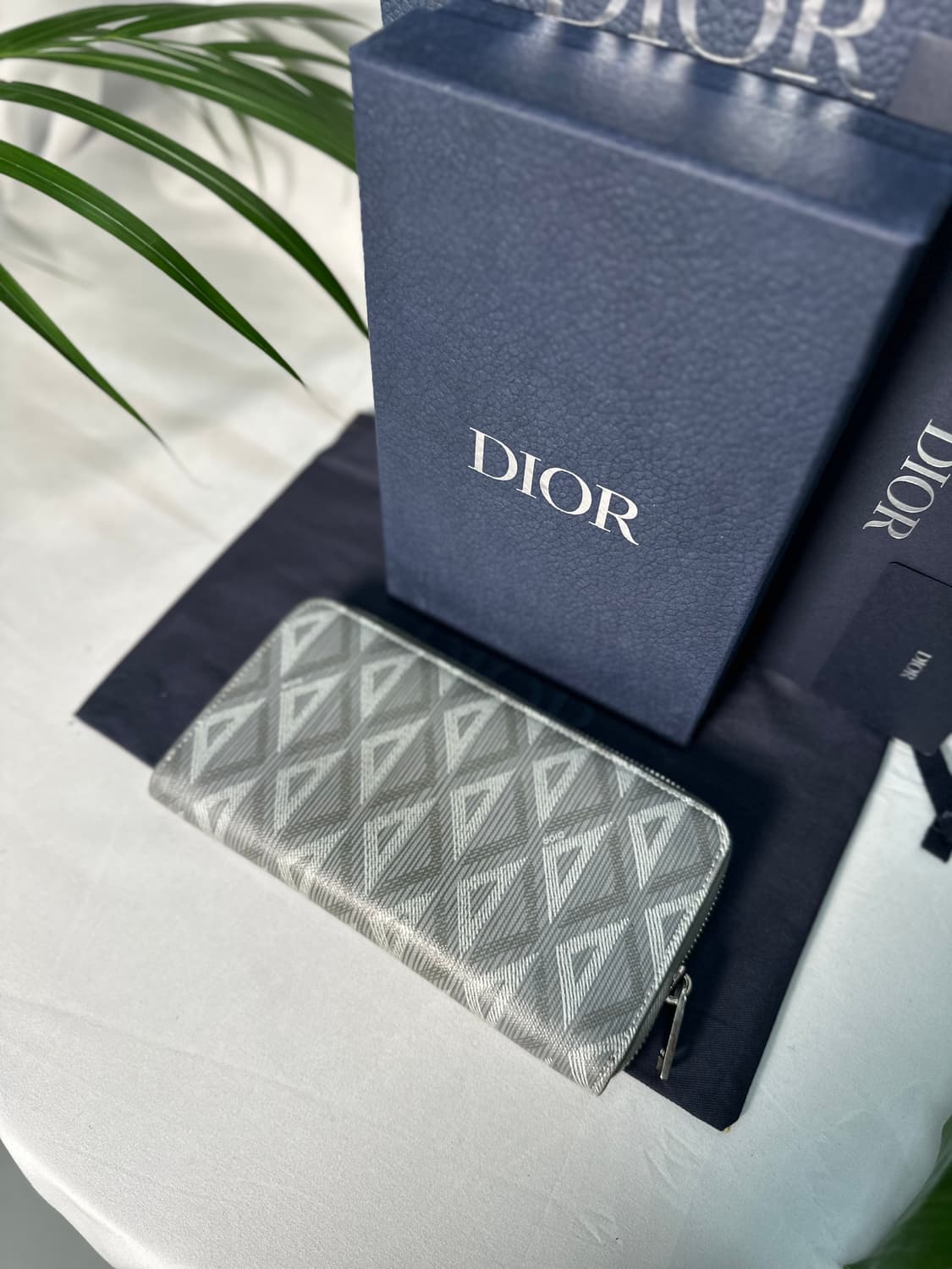 디올 다이아몬드 지퍼돌이 지갑 상품이미지4