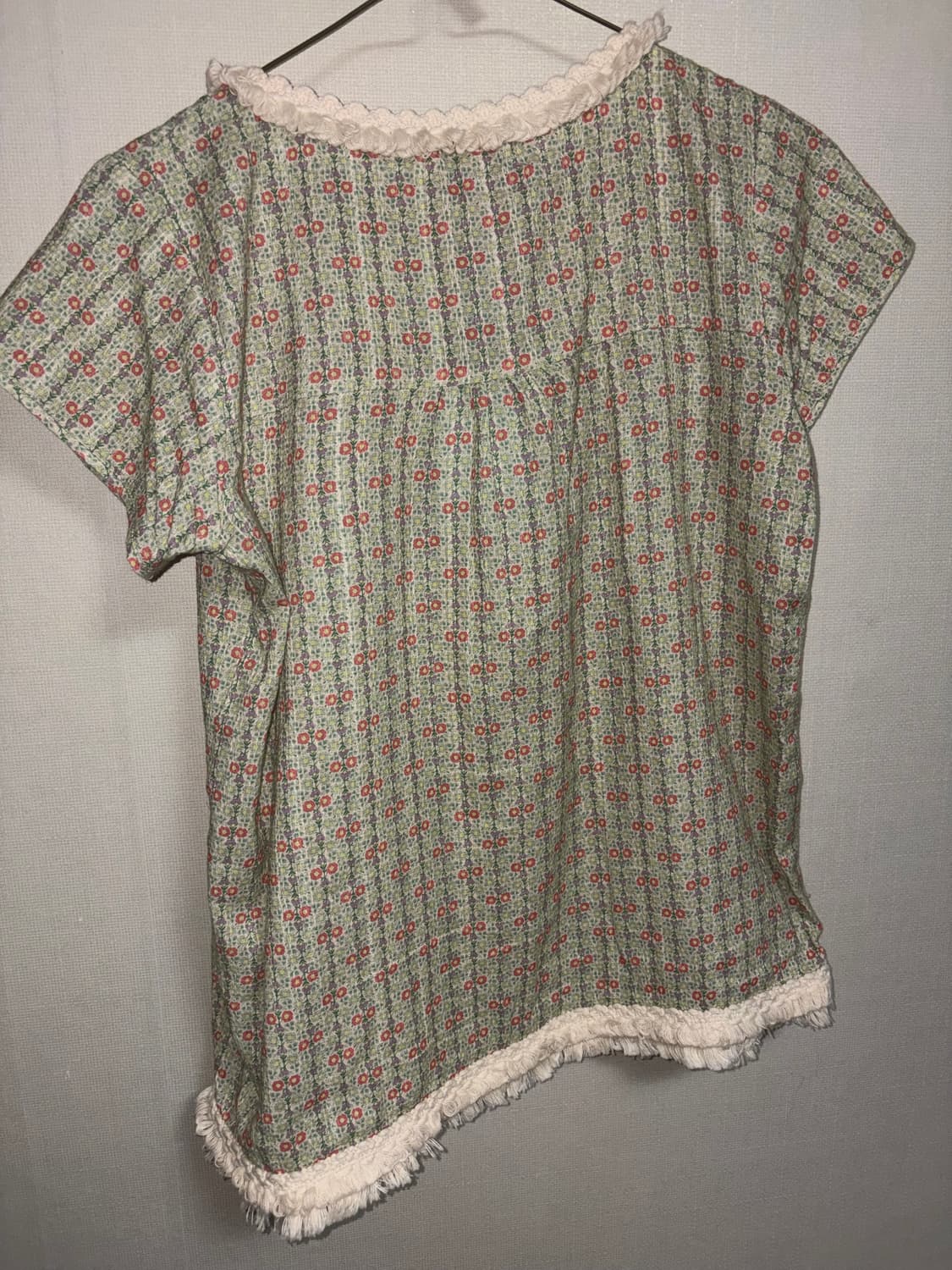 코이세이오 26ss 프린지 셔링 블라우스 라이트그린 2 상품이미지3